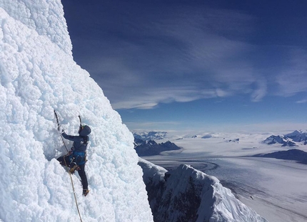 Cerro Torre Patagonia, Manuele Panzeri, Giovanni Giarletta, Tommaso Sebastiano Lamantia -  Manuele Panzeri, Giovanni Giarletta e Tommaso Sebastiano Lamantia durante la loro salita del Cerro Torre in Patagonia, gennaio 2018