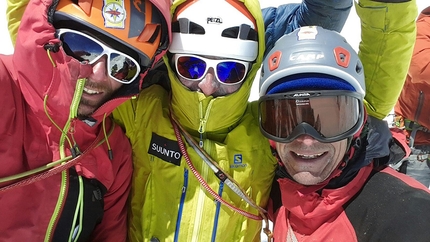 Cerro Torre Patagonia, Manuele Panzeri, Giovanni Giarletta, Tommaso Sebastiano Lamantia - Cerro Torre cumbre! Da sx a dx: Giovanni Giarletta, Tommaso Sebastiano Lamantia e Manuele Panzeri, 25 gennaio 2018