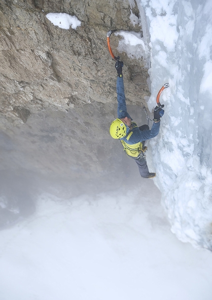 Florian Riegler, Grotta Gampenpass, Passo Palade - Florian Riegler climbing Sick and Tired at the Grotta Gampenpass, the cave at Passo Palade