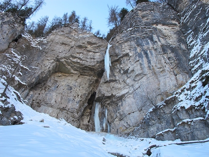 Florian Riegler, Grotta Gampenpass, Passo Palade - Florian Riegler sale la via Sick and Tired alla Grotta Gampenpass