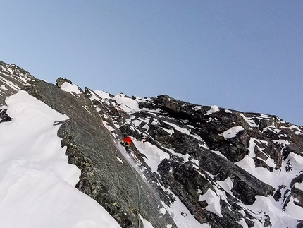 Hansjörg Auer climbs new winter lines in Ötztal
