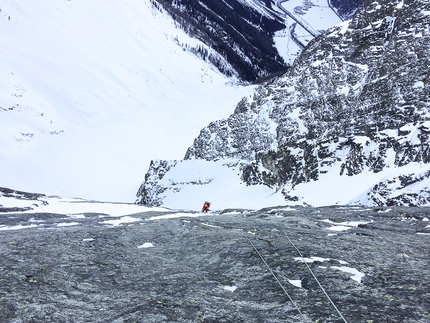 Hansjörg Auer, Simon Messner, Ötztal, Innerer Hahlkogel - Hansjörg Auer  il 29/01/2018 durante la prima invernale della parete nord di Innerer Hahlkogel, Ötzta