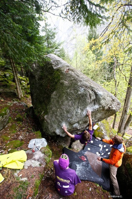 Melloblocco 2011 - il gioco del bouldering in Val Masino