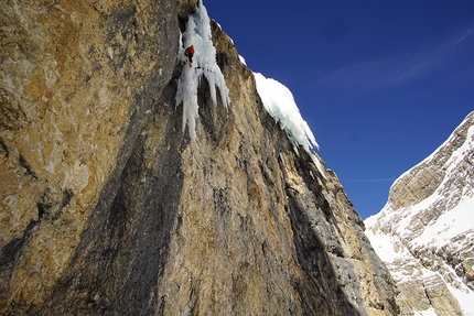 Val Lasties, Sella, Dolomites - During the first ascent of Solo per un altro Hashtag in Val Lasties, Sella, Dolomites (Johannes Egger, Jörg Niedermayr, Friedl Brancalion 27/01/2018)