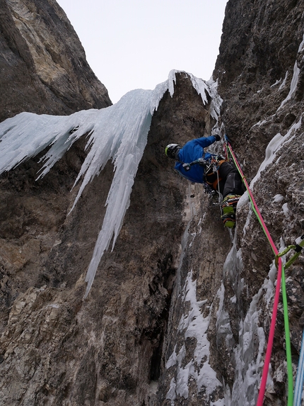 Val Badia, Dolomites, ice climbing, Manuel Baumgartner, Simon Kehrer - Making the first ascent of Schorschs Weinfall, Longiarü - Antersasc in Val Badia, Dolomites