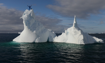 Antarctica, Marek Holeček, Míra Dub, Monte Pizduch - Monte Pizduch, Antarctica: Marek Holeček playing on the ice floes