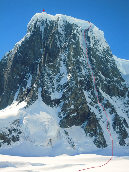 Antartide, Marek Holeček, Míra Dub, Monte Pizduch - Monte Pizduch: la linea di Bloody Nose (M4/WI5+, 95°, Míra Dub, Marek Holeček, 06-07/01/2018)