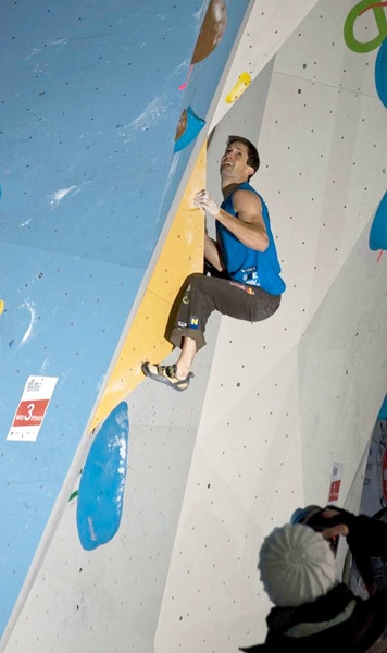 Bouldering World Cup 2010, Fischhuber and Johnson win in Greifensee