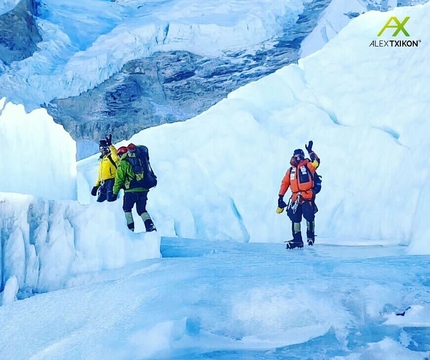 Everest, winter, Alex Txikon, Himalaya - Alex Txikon, Ali Sadpara and the Sherpa setting off on their bid to climb Everest in winter without supplementary oxygen