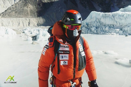 Everest, winter, Alex Txikon, Himalaya - Basque alpinist Alex Txikon