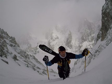 Denis Trento enchaines the Aigle & Bonatti couloirs on Petit Mont Blanc