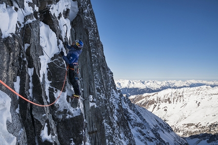 David Lama, Sagwand, Valsertal, Austria - David Lama climbing mixed terrain on Sagzahn - Verschneidung up Sagwand, Valsertal, Austria