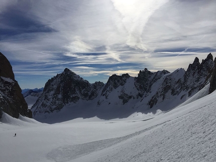 Fuoripista Vallée Blanche, Monte Bianco - Comba del Mont Maudit con vista sulla Tour Ronde