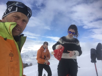 Fuoripista Vallée Blanche, Monte Bianco - ancesca Rognoni e Giacomo Pernigotti, scialpinismo al Mont de la Pierre sopra Aosta, 1100 m dislivello per una classica escursione in caso di nevicate abbondanti