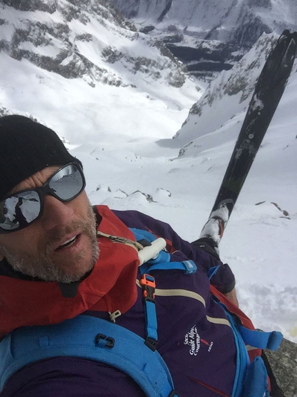 Fuoripista Vallée Blanche, Monte Bianco - Andrea Plat durante la discesa della sud del Dente del Gigante con partenza dalla base del Dente e arrivo 3000 m più in basso a la Palud (la discesa più bella delle Alpi assieme al canalone Marinelli sul Monte Rosa)