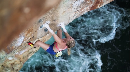 Mallorca climbing, Margo Hayes, Paige Claassen, Emily Harrington - Emily Harrington deep water solo climbing at Mallorca