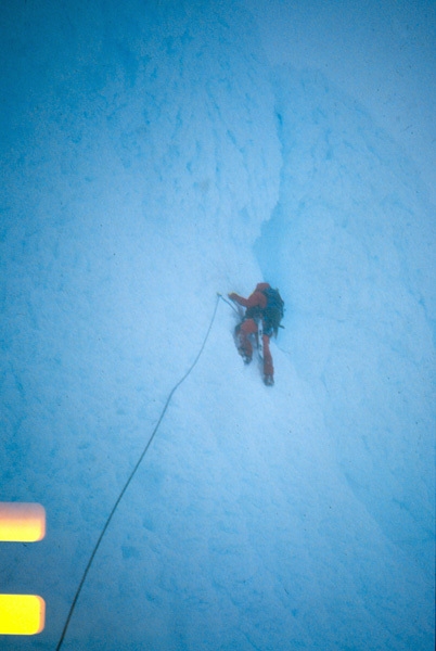 Monte Sarmiento - Ragni di Lecco 1986 - Salvatore Panzeri climbing the final mushroom