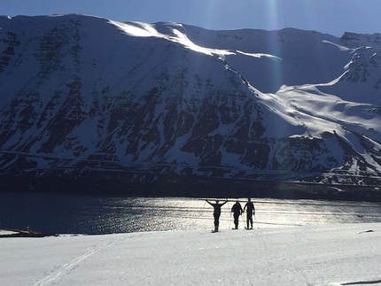 Lo scialpinismo e la gioia dello sciatore libero. Di Matteo Pellin - Società Guide Alpine Courmayeur - Scialpinismo in Islanda