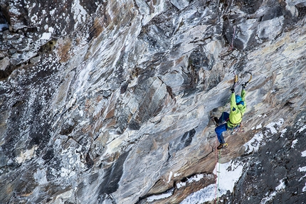 South Tyrol ice climbing, Simon Gietl and Vittorio Messini establish MFG