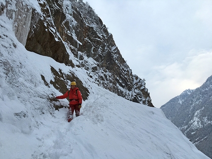 Valle di Cogne, Burian, Matteo Giglio, François Cazzanelli - Burian in Valle di Cogne: l'avvicinamento (e la discesa) è sicuramente più agevole - anche se più lungo - con tanta neve;  comunque è preferibile tenere i ramponi ai piedi.