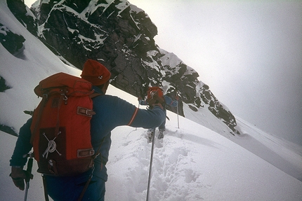 Der Lange Weg, Red Bull - Der Lange Weg 1971: the Austrian ski mountaineers during the traverse of the Alps from Vienna di Nice