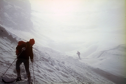 Der Lange Weg, Red Bull - Der Lange Weg 1971: the Austrian ski mountaineers during the traverse of the Alps from Vienna di Nice