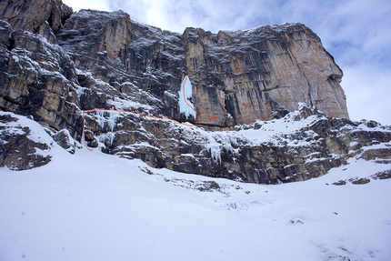 Jumbo Jet, Val Lietres, Dolomiti, Daniel Ladurner, Hannes Lemayr - Jumbo Jet in Val Lietres, Dolomiti, con la partenza diretta su roccia chiodata da Daniel Ladurner, Hannes Lemayr il 