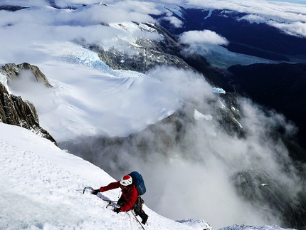Cerro Riso Patron Sud, Patagonia, Matteo Della Bordella, Silvan Schüpbach - Silvan Schüpbach durante la salita del Cerro Riso Patron Sud in Patagonia