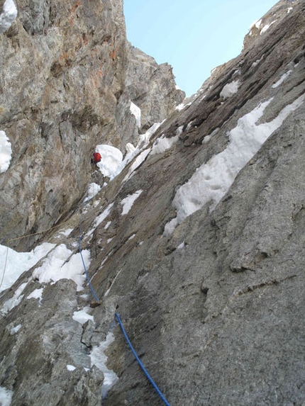 Plein Sud - Grandes Jorasses South Face - In the gully on the large Chimney on Plein Sud (S Face, Grandes Jorasses)