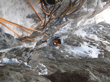 Plein Sud - Grandes Jorasses South Face - In the gully on the large Chimney on Plein Sud (S Face, Grandes Jorasses)