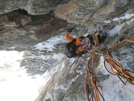 Plein Sud - Grandes Jorasses South Face - In the gully on the large Chimney on Plein Sud (S Face, Grandes Jorasses)