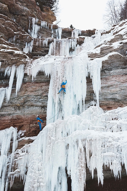 Martin Dejori, Janluca Kostner - Martin Dejori e Janluca Kostner sulle meravigliose cascate di ghiaccio di Bletterbach