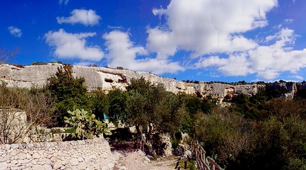 Cava Ispica, l'arrampicata a Ragusa e un ritorno alle sue origini