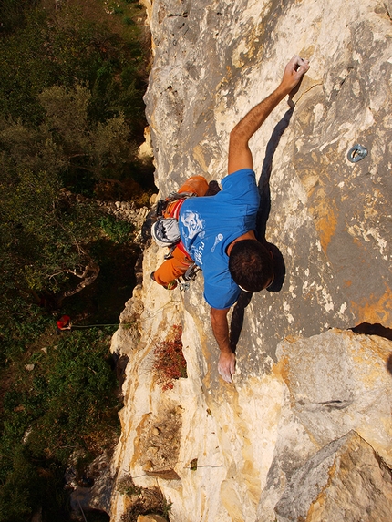 Cava d'Ispica, Ragusa, arrampicata, Massimo Flaccavento, Giorgio Iurato - Cava Ispica: Massimo Flaccavento su Inverno caliente, 7b