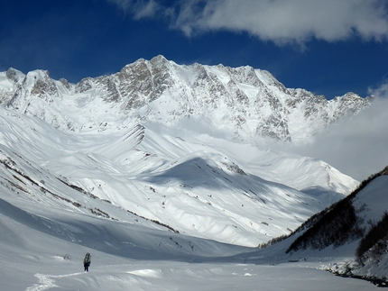 Shkhara South Face, Caucaso, Georgia, Archil Badriashvili, Giorgi Tepnadze - La parete sud di Shkhara, Caucaso, Georgia