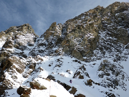 Shkhara South Face, Caucaso, Georgia, Archil Badriashvili, Giorgi Tepnadze - Shkhara parete sud: salendo tra il campo 2 e campo 3
