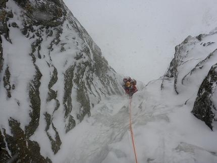 Shkhara South Face, Caucasus, Georgia, Archil Badriashvili, Giorgi Tepnadze - Shkhara South Face: midday, climbing between camps 2 and 3