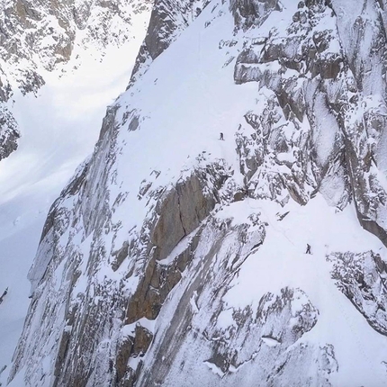 Aiguille du Dru, La ceinture des Drus descent clip