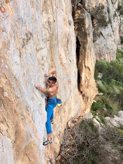 Andrea D'Addazio - Andrea D'Addazio si aggiudica la prima ripetizione di Il ricordo del tempo a Sperlonga.