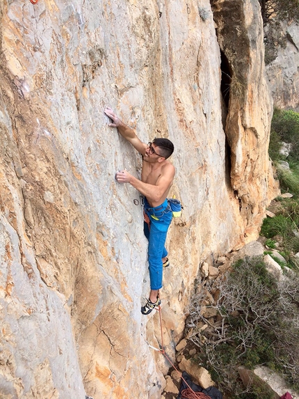 Andrea D'Addazio - Andrea D'Addazio si aggiudica la prima ripetizione di Il ricordo del tempo a Sperlonga.