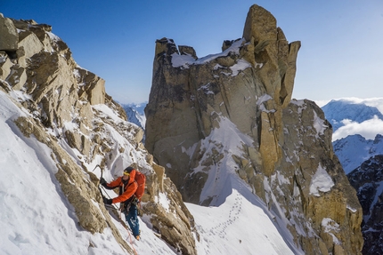 Mt. Jezebel, Alaska, Tom Livingstone, Uisdean Hawthorn - Mt. Jezebel parete est, Alaska: sulla cresta est