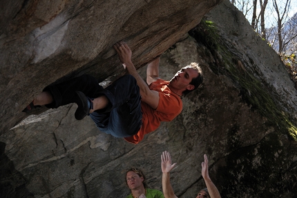 Cresciano bouldering - Cresciano: Milton Pauletto climbing Frank’s wild year 8A