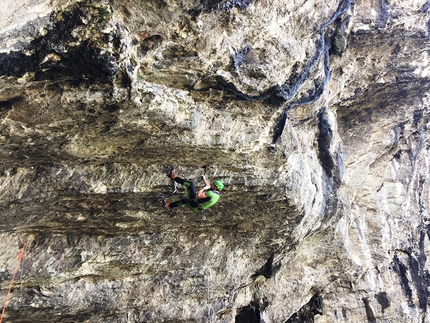 Matteo Rivadossi sale Low G Man al Bus del Quai in Dry Tooling Style