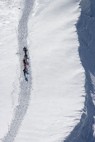 Trofeo Mezzalama 2007 - The extraordinary 16th edition of the Trofeo Mezzalama could not have been a more fitting conclusion to this long ski mountaineering season. Even before the start it was going to be a record Mezzalama, seeing that as many as 795 athletes from 14 different nations had signed up for the event.