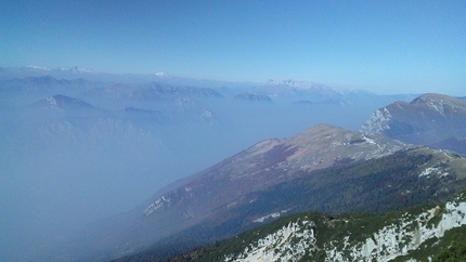 Monte Baldo traversata Nico Giovanni - Monte Baldo traversata integrale di Nico Giovanni: profilo del Monte Altissimo di Nago e Monte Baldo