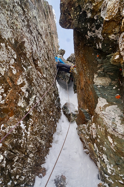 Thomas Bubendorfer, Hans Zlöbl, Max Sparber, Großglockner - Climbing pitch 9, the crux pitch, of Das dritte Leben, Großglockner (Thomas Bubendorfer, Max Sparber, Hans Zlöbl)