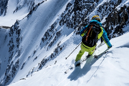 Siberia, Daniel Ladurner, Klaus Gruber, Michael Sinn, Wolfgang Hell, Lukas Schäfer - Wolfgang Hell starts the descent down the North Face of Mount Aktru in Siberia