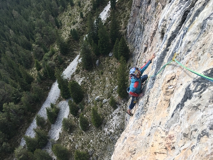 Steviola, Val Gardena, Dolomites, Florian Grossrubatscher, Armin Senoner - Climbing pitch 4 of Via Elia, Steviola, Val Gardena, Dolomites (Florian Grossrubatscher, Armin Senoner, 2017)