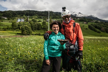 Salewa Ironfly - Il campione svizzero Christian Maurer ha vinto la prima edizione della Salewa Ironfly, la seconda gara di hike&fly più lunga al mondo Qui con Roberta Paperinetti.