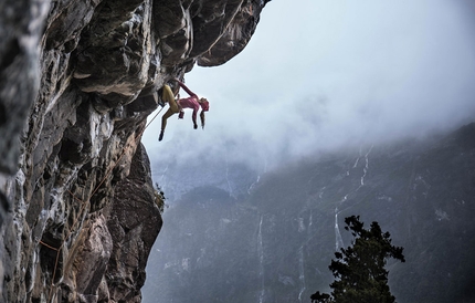 Charlotte Durif, Josh Larson, A World Less Traveled - Charlotte Durif, Josh Larson